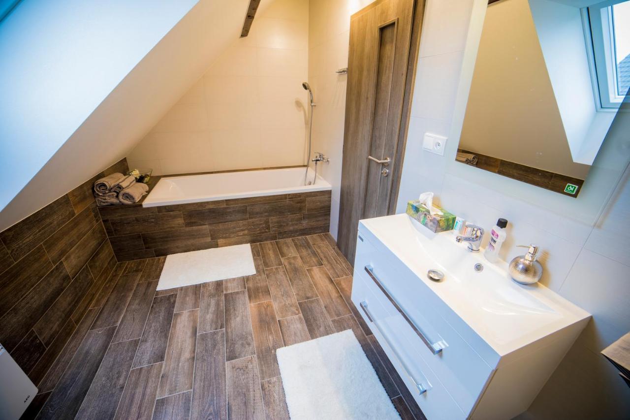 Apartmán Dvorce Straz nad Nezarkou Exterior foto