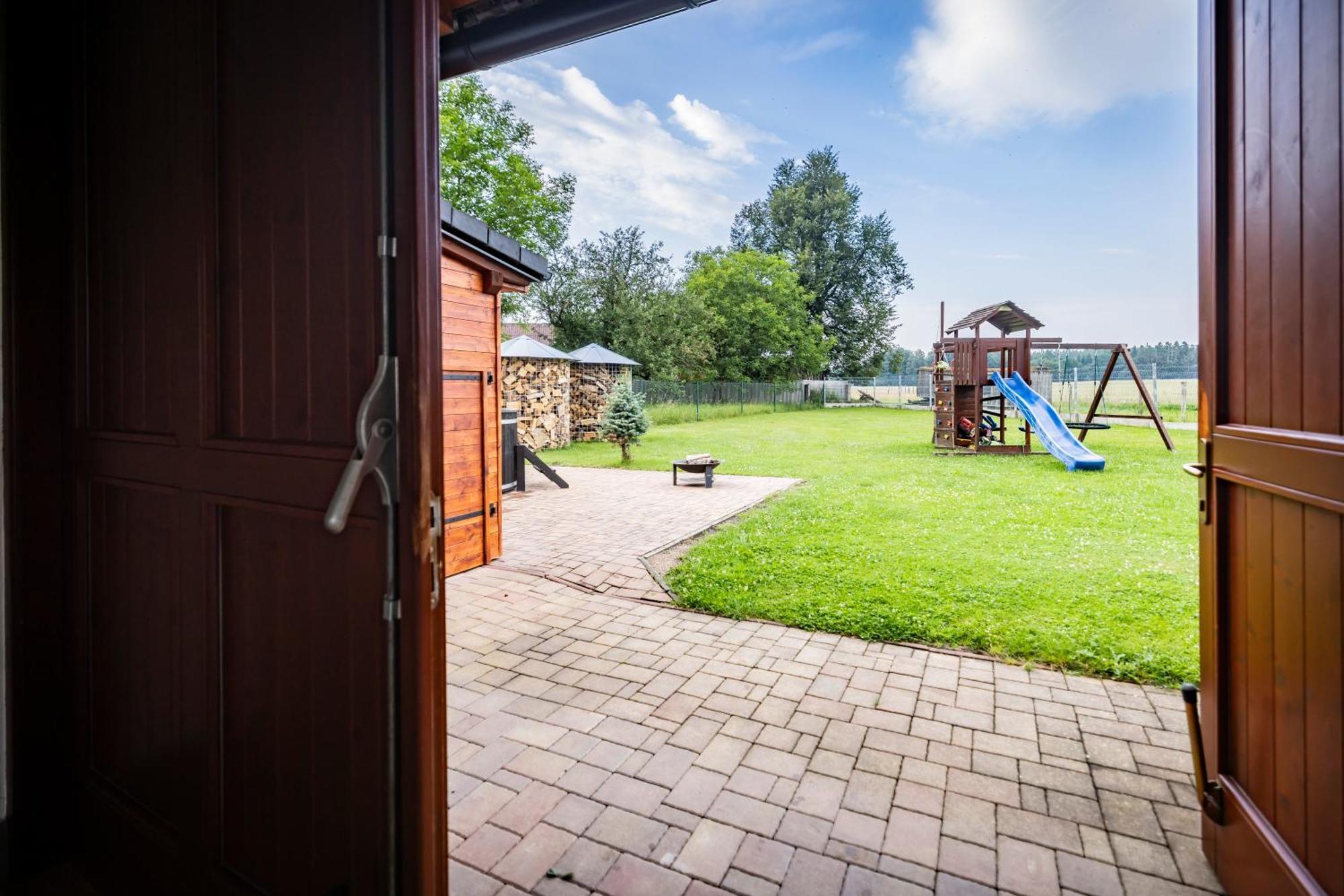 Apartmán Dvorce Straz nad Nezarkou Exterior foto